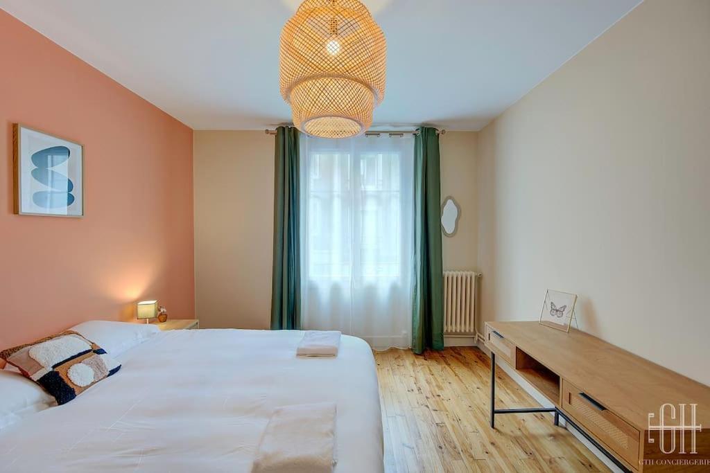 L'Oeillet - Place Plumereau Тур Экстерьер фото
