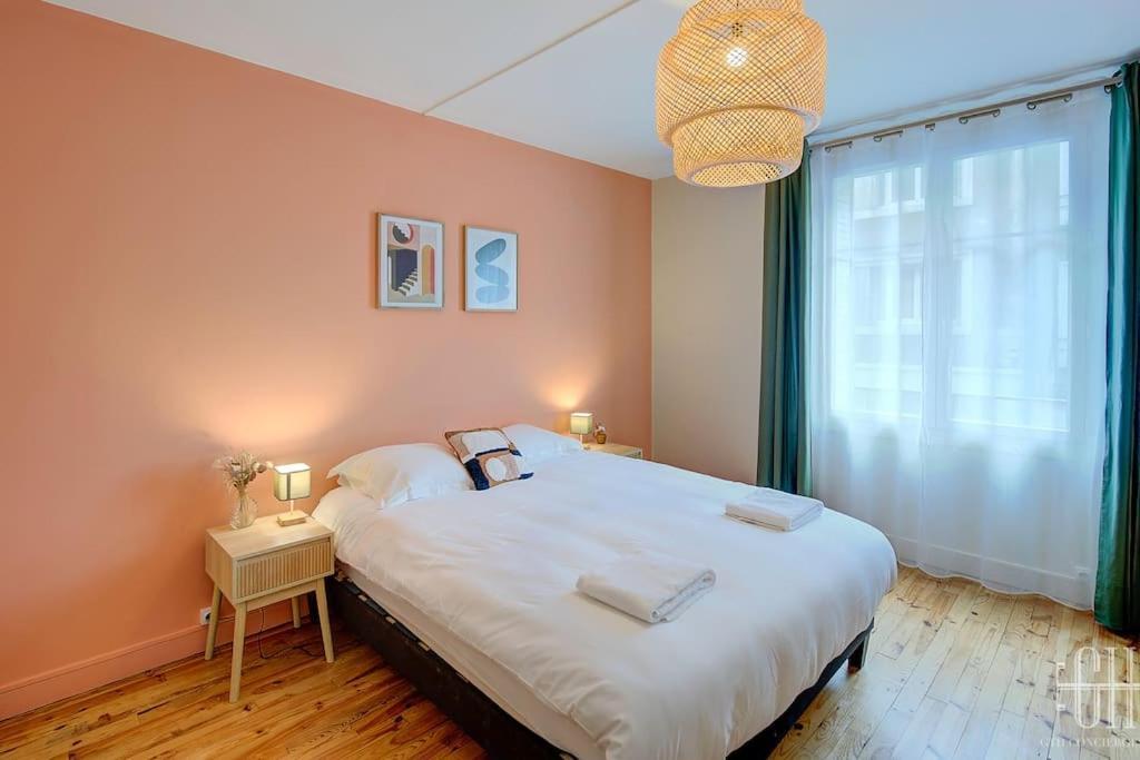 L'Oeillet - Place Plumereau Тур Экстерьер фото